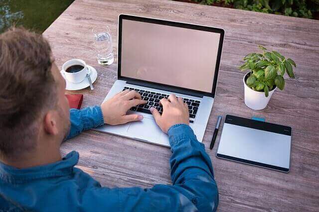 image from How to Write Work Emails: The Dos and Don'ts